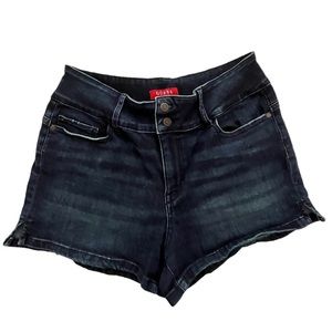 (31) Guess Shorts Dark Wash